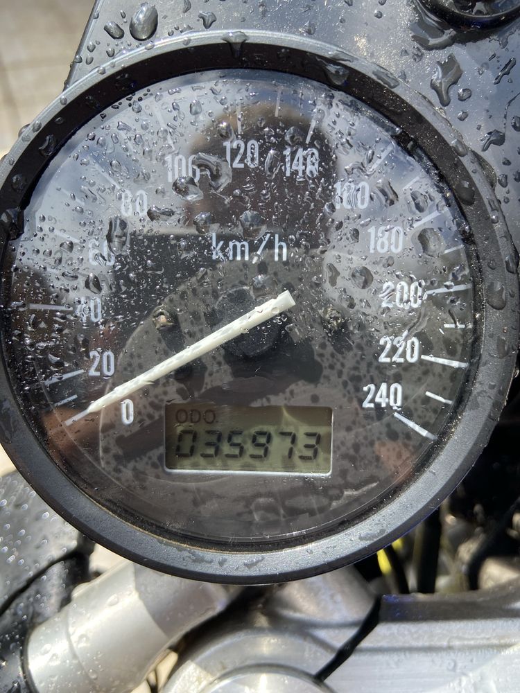 Suzuki SV650S 25kw (deslimitada)