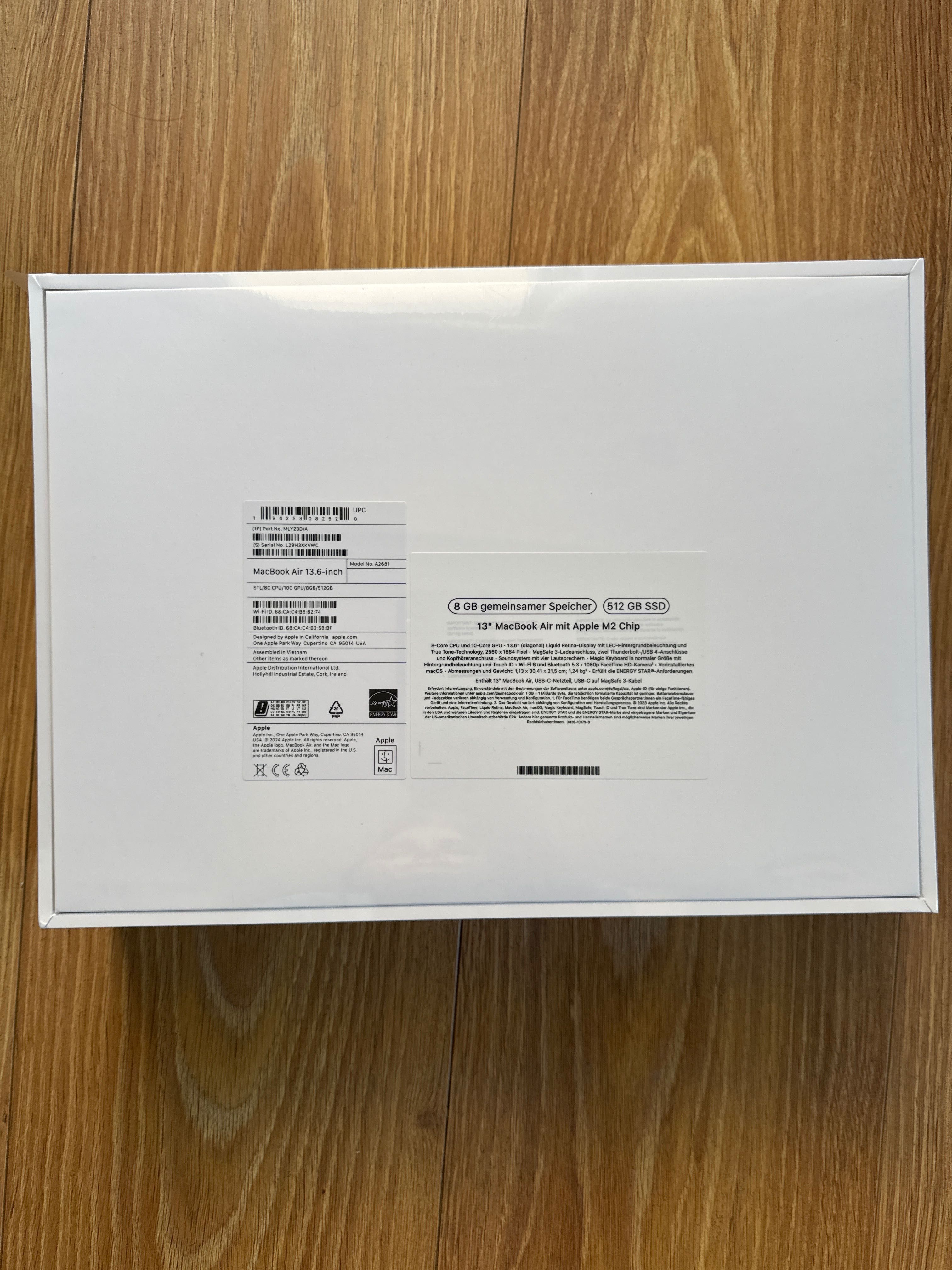 MacBook Air 13  (512GB) MLY23D/A