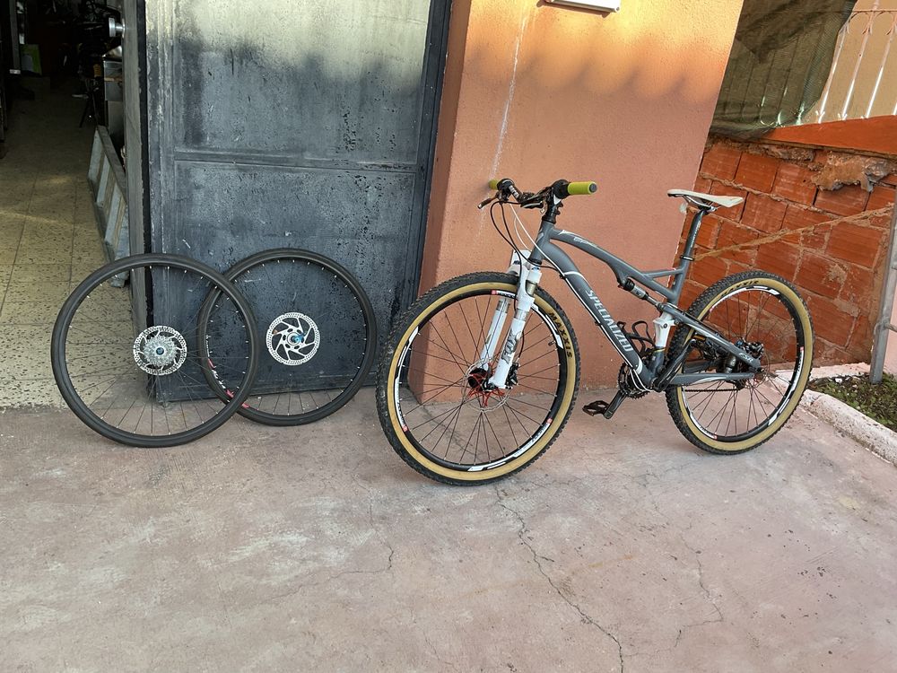 Bicicleta SPECIALIZED EPIC, bem equipada fox