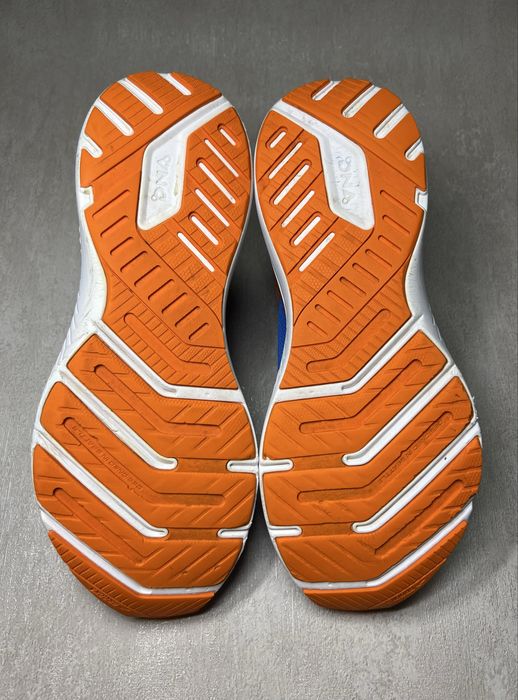 Кросівки Brooks Launch GTS 8