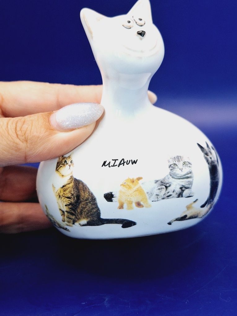 Figurka porcelanowa Kotek