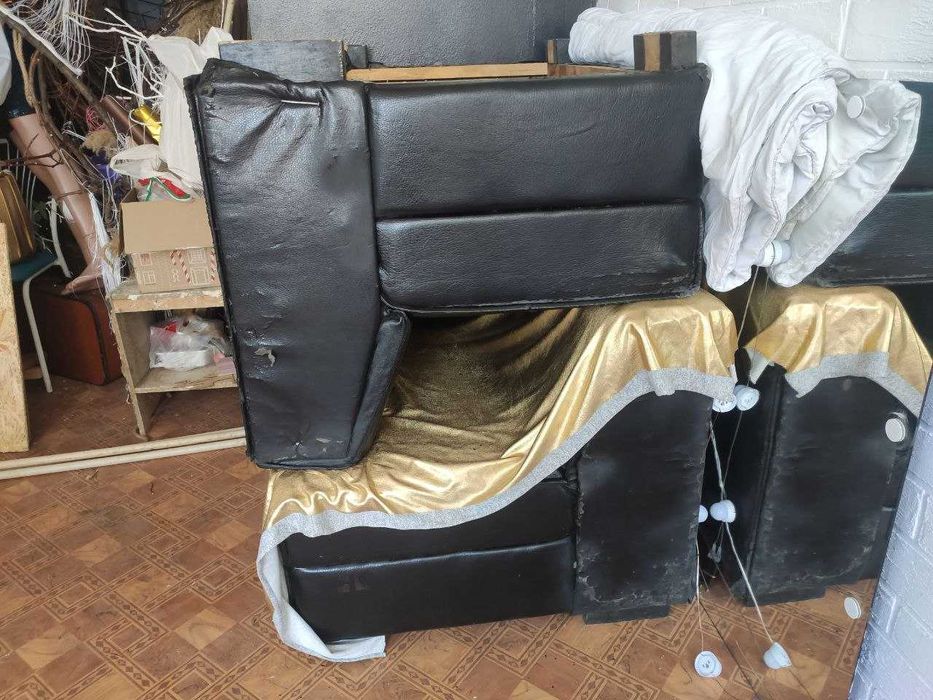 Продам диваны для студии\салона\кафе, 3 шт. б\у