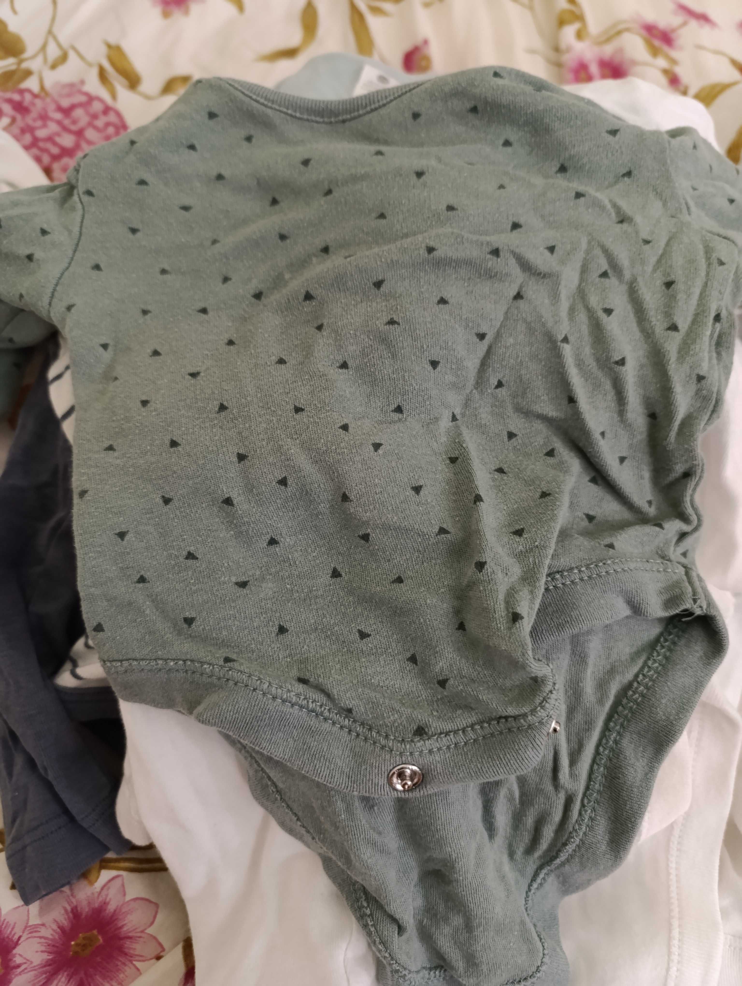 Vendo lote de roupa bebê 20 euros.