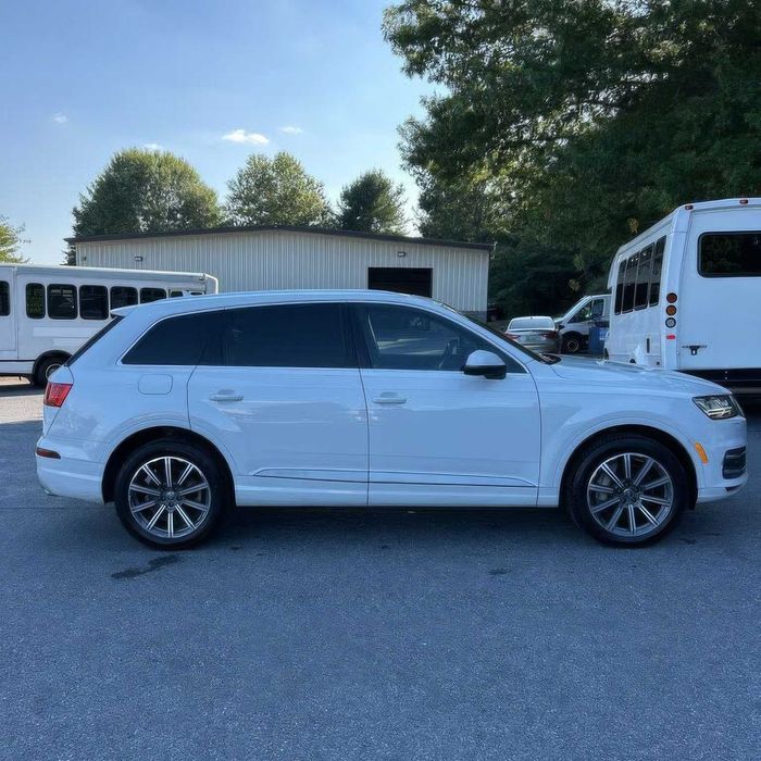 Audi Q7      2017