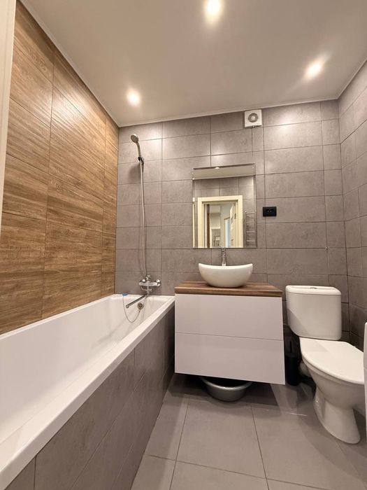 Продаж квартири з ремонтом в заселеній новобудові