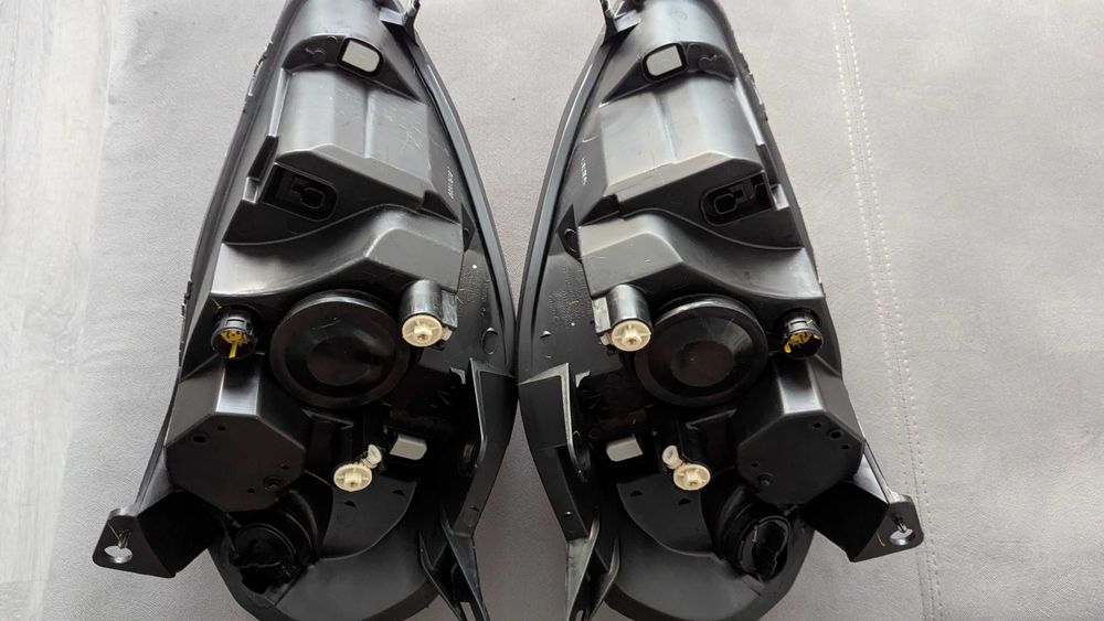 Reflektory lampy światła przednie L+P Fiat Grande Punto - NOWE
