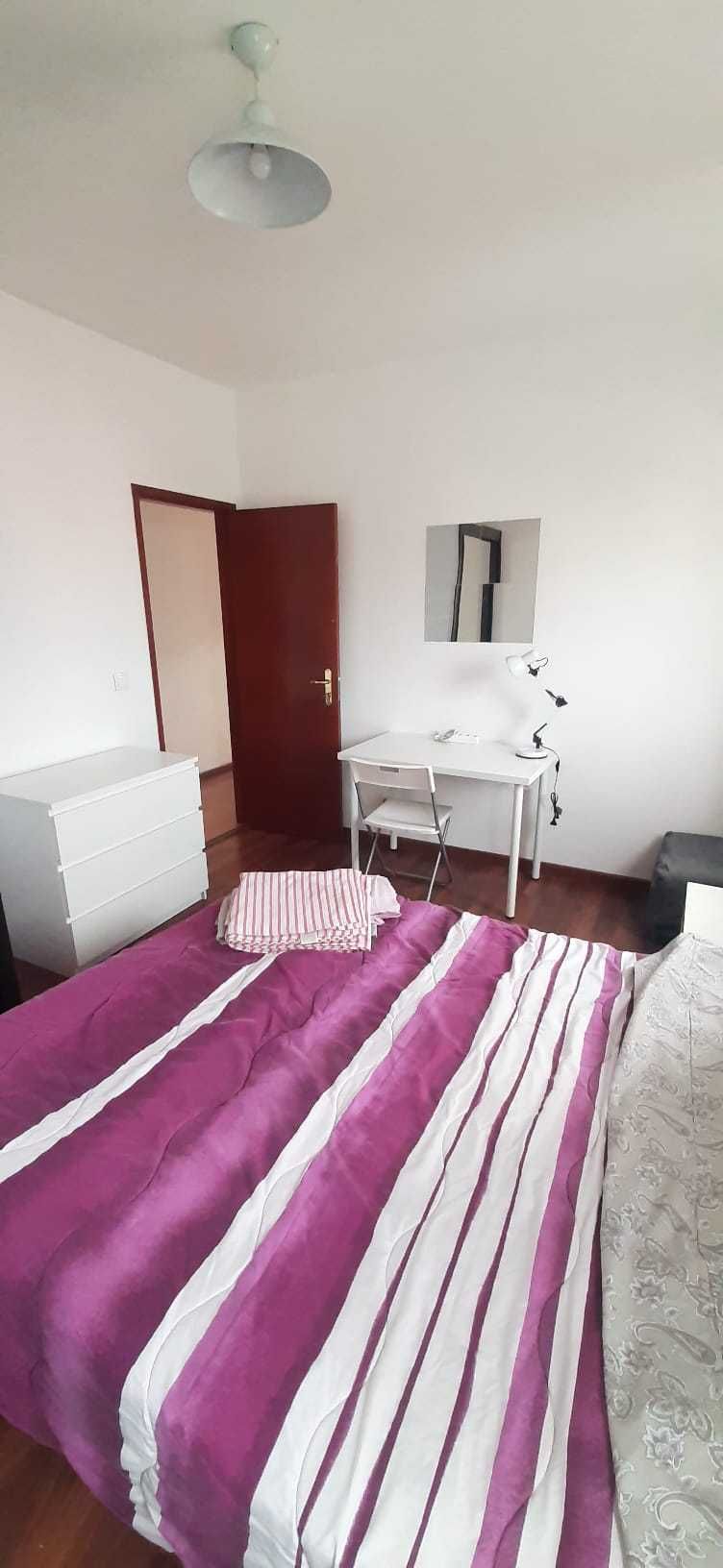 Quartos Casal. CENTROLisboa.  LAPA. Entrada imediata. Caução.