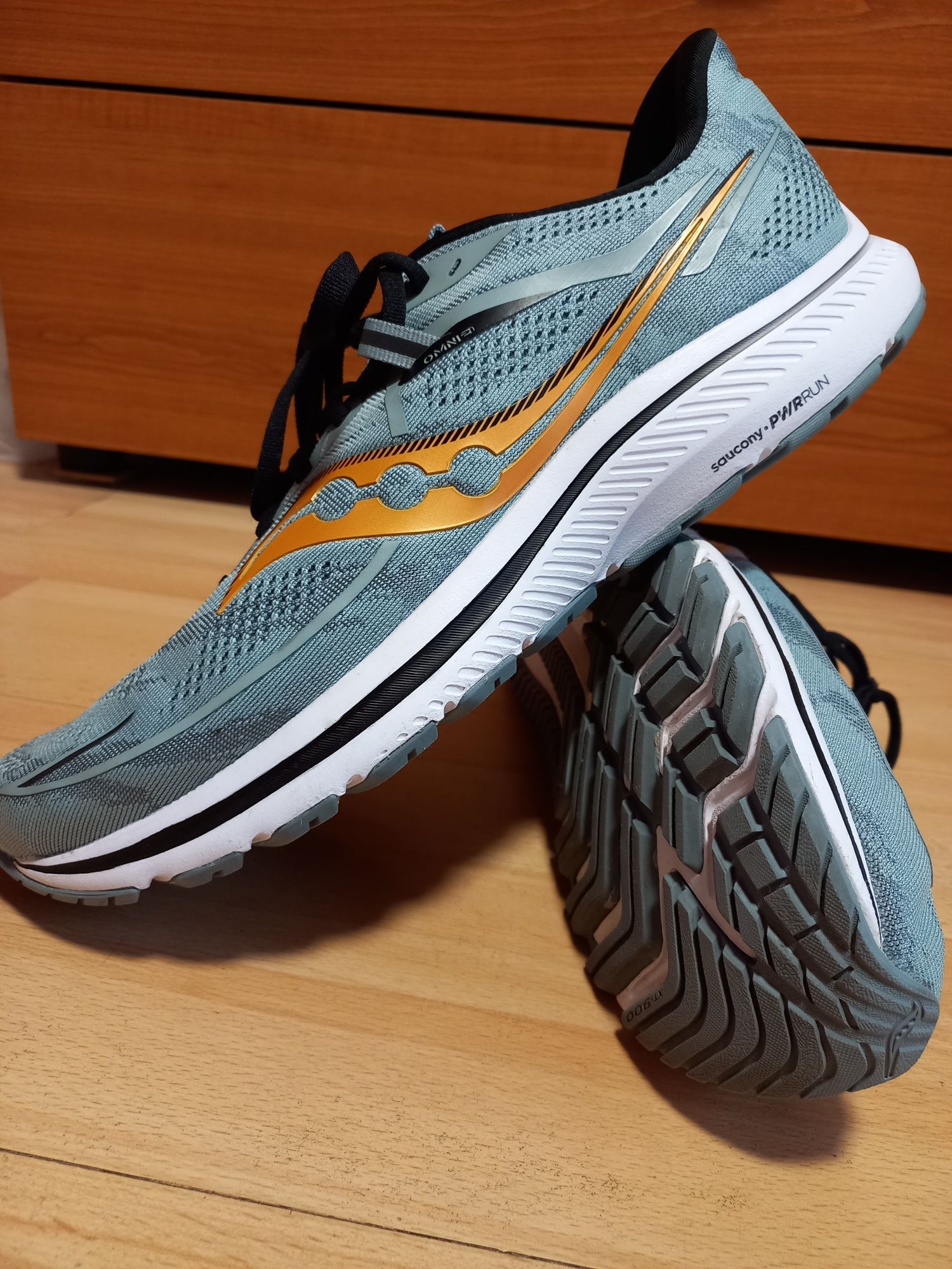 Чоловічі оригінальні  кросівки Saucony Omni21