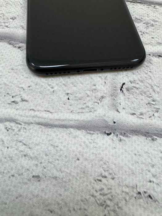 Iphone Se 2020 64gb r sim 60$