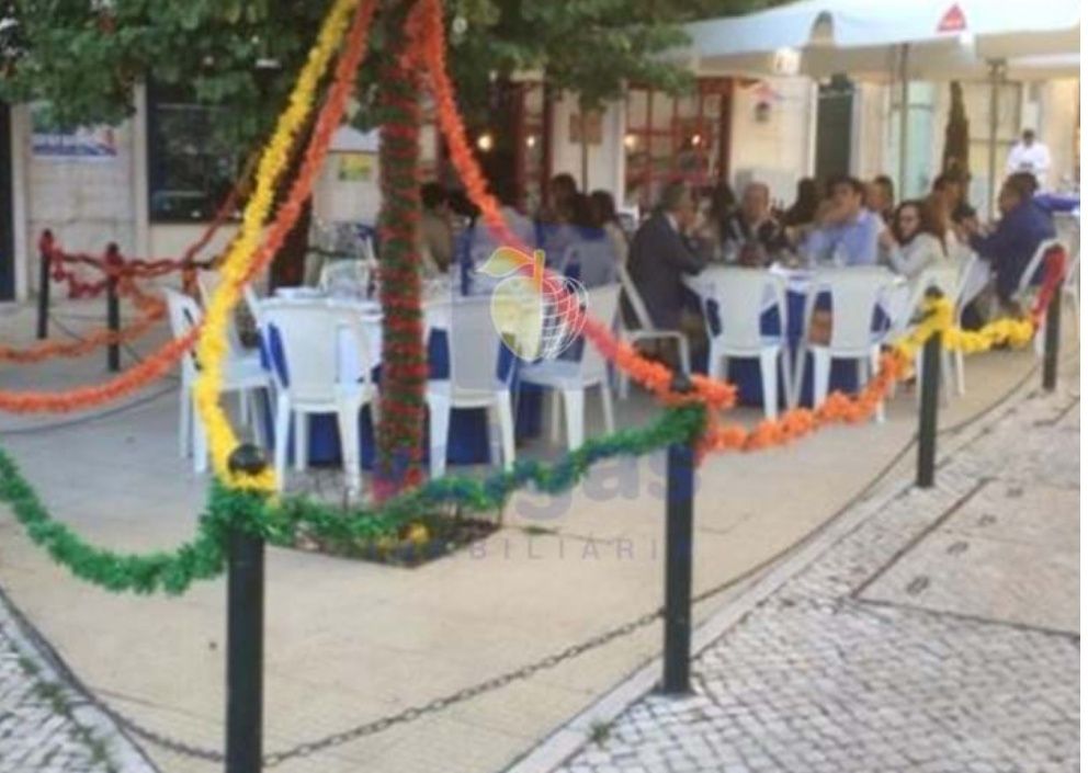 BAiXA DE PREÇO Cedência de Restaurante – Excelente Localização e Espla