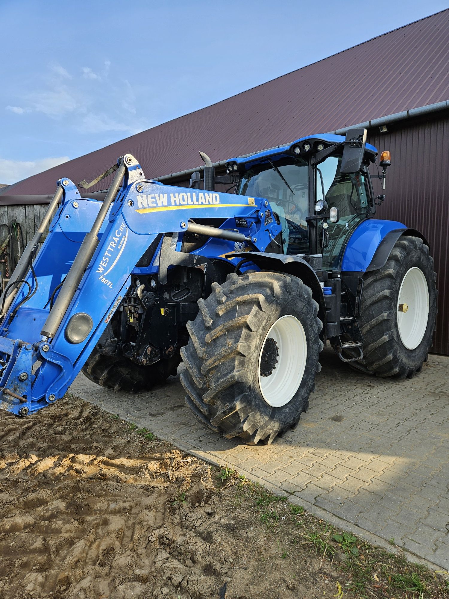 New Holland T7 230 Ładowacz czołowy Stoll
2020r 
Ładowacz czołowy Stol