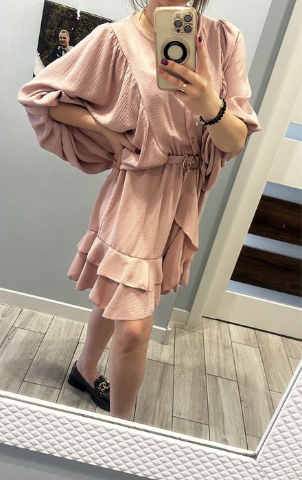 Sukienka pudrowa elegancka
