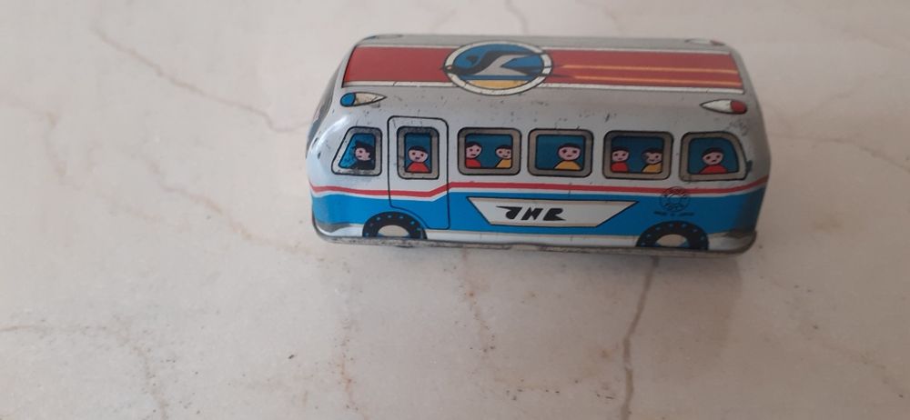Stary, metalowy autobus PRL lata 80-te