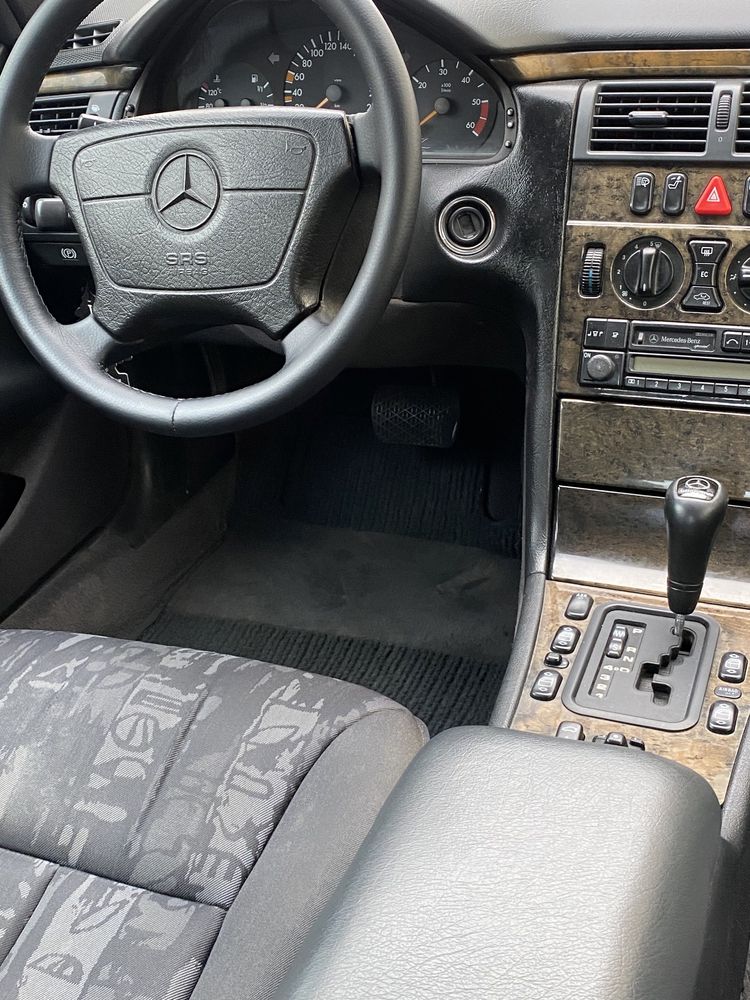 Mercedes E300 TURBODIESEL