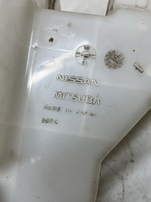 Бачок омивача Nissan Leaf