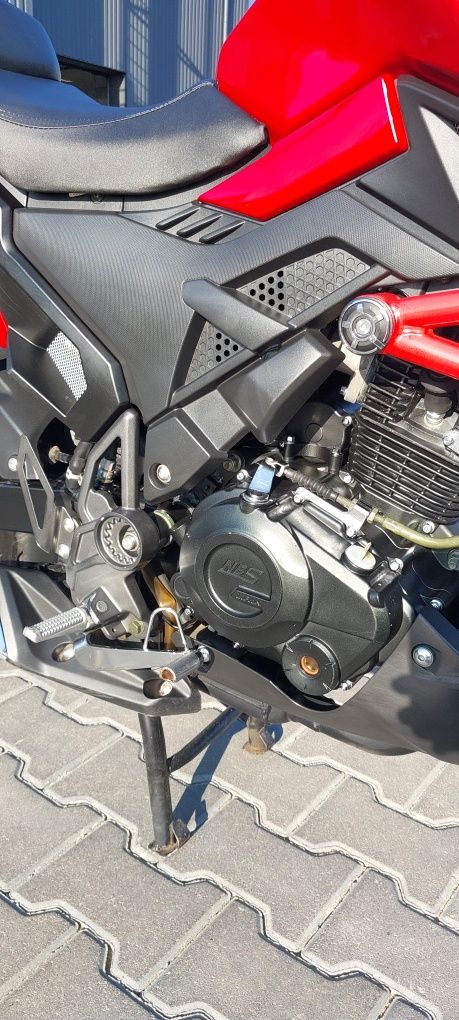Мотоцикл Lifan SR200