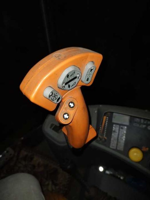 Kombajn zbożowy New Holland TC 5050