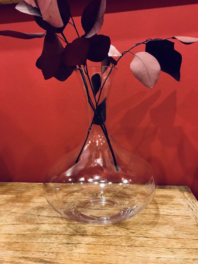 Ręcznie robiony szklany wazon karafka