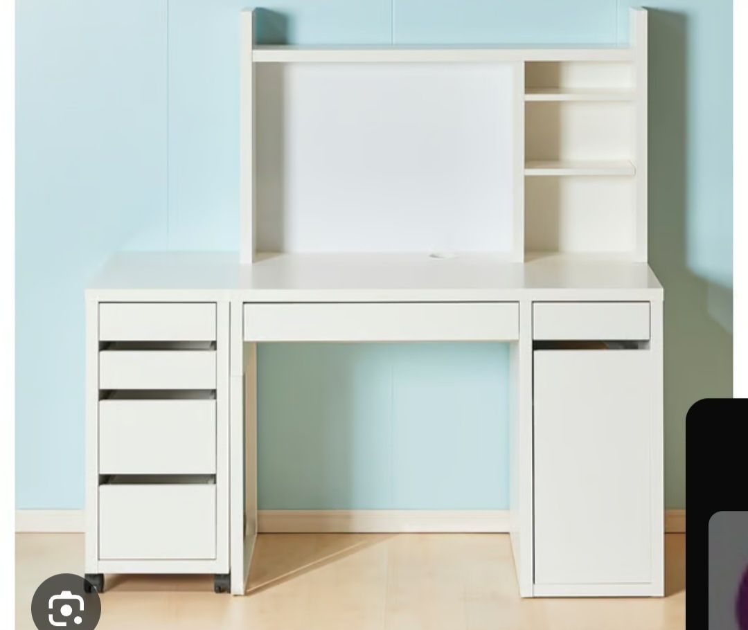 Secretaria IKEA Mike com estante