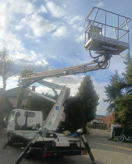 Podnośnik koszowy Nissan Cabstar 21m