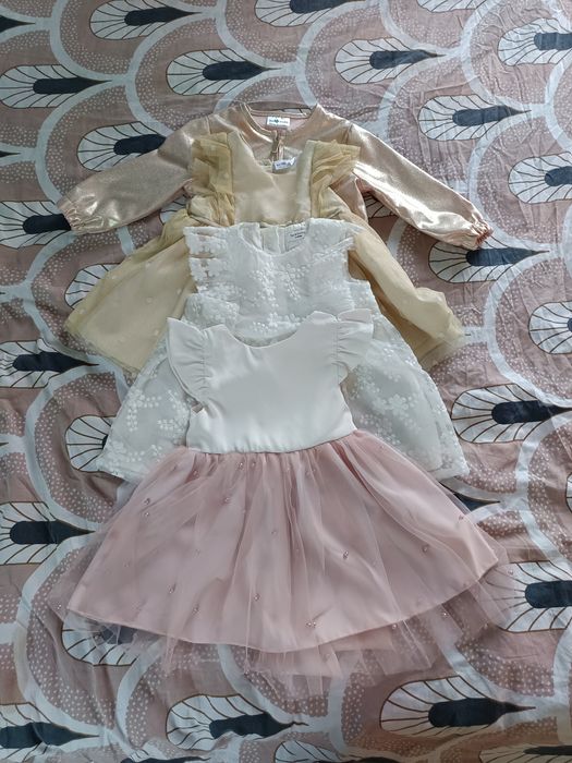 Sukienki rozmiar 74 80