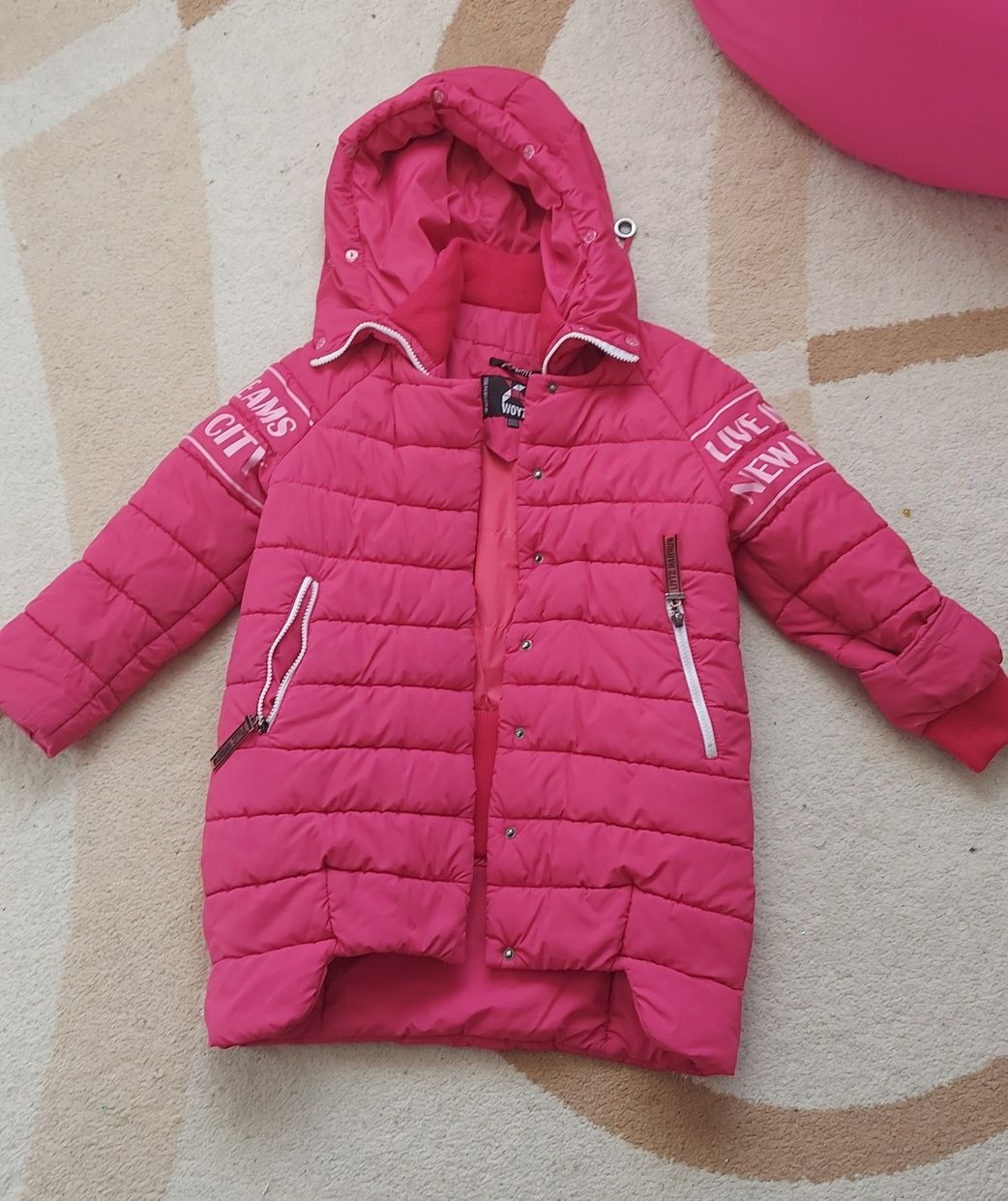 Зимова куртка на дівчинку  6-8 років