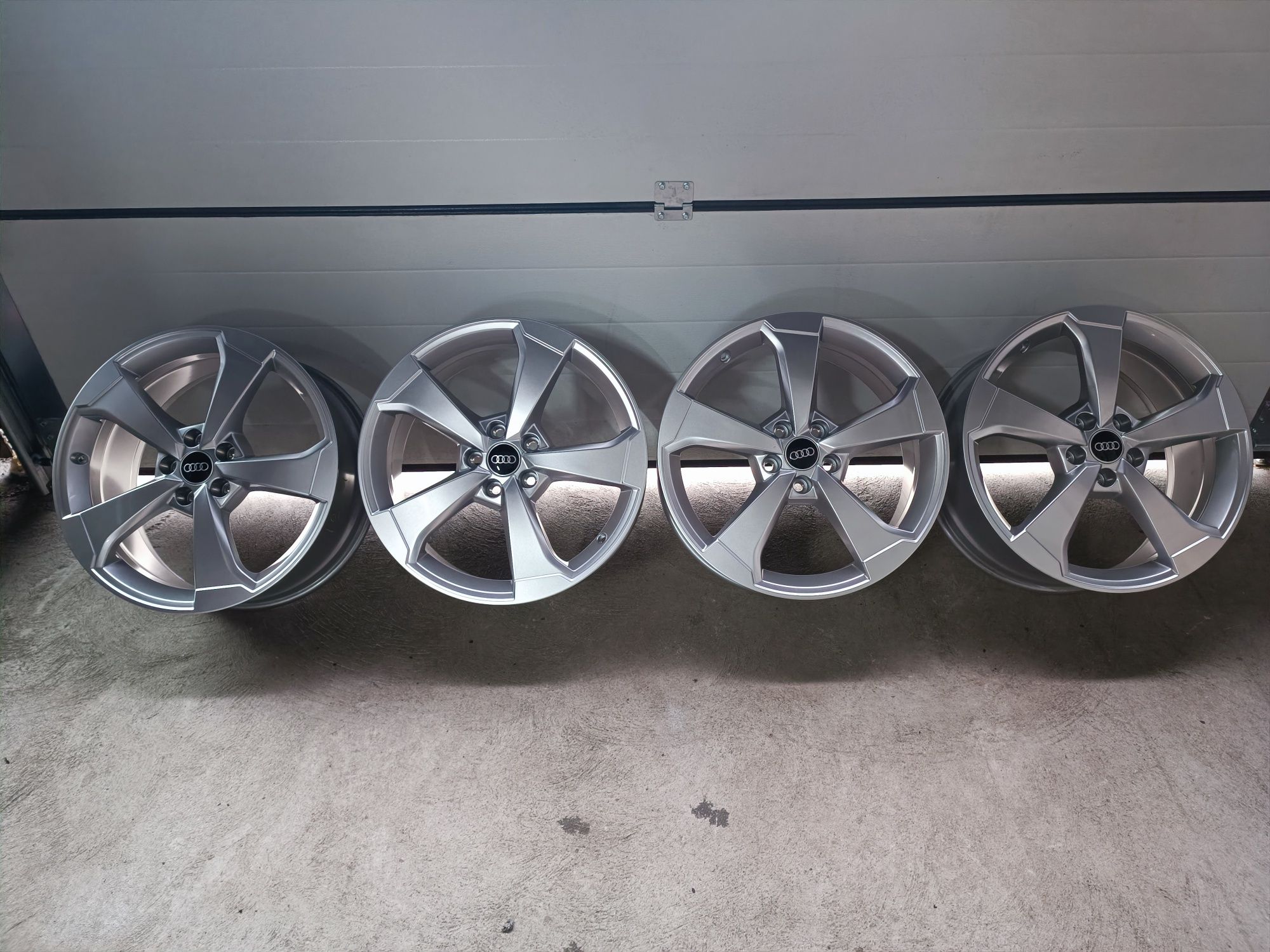 Felgi aluminiowe 5x112 Audi R19 nowe