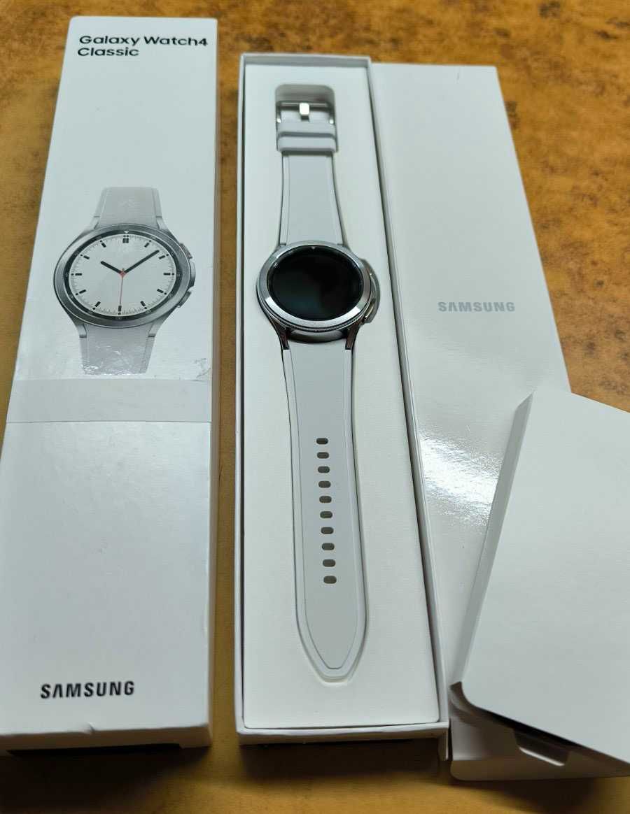 Новий Смарт-годинник SAMSUNG Galaxy Watch 4 42mm Classic Silver