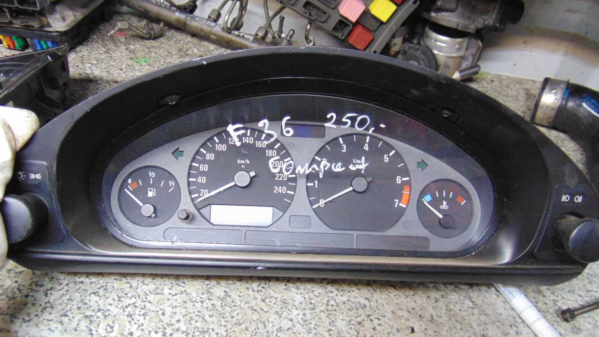 Kwi4 Licznik zegary prędkościomierz BMW e36 e-36 compact wysyłka