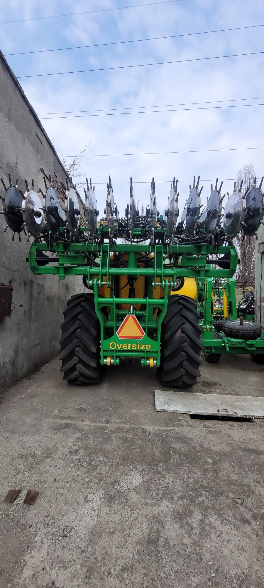 Агрегат для внесення КАС Велес Агро Вулкан 10П-233/3000