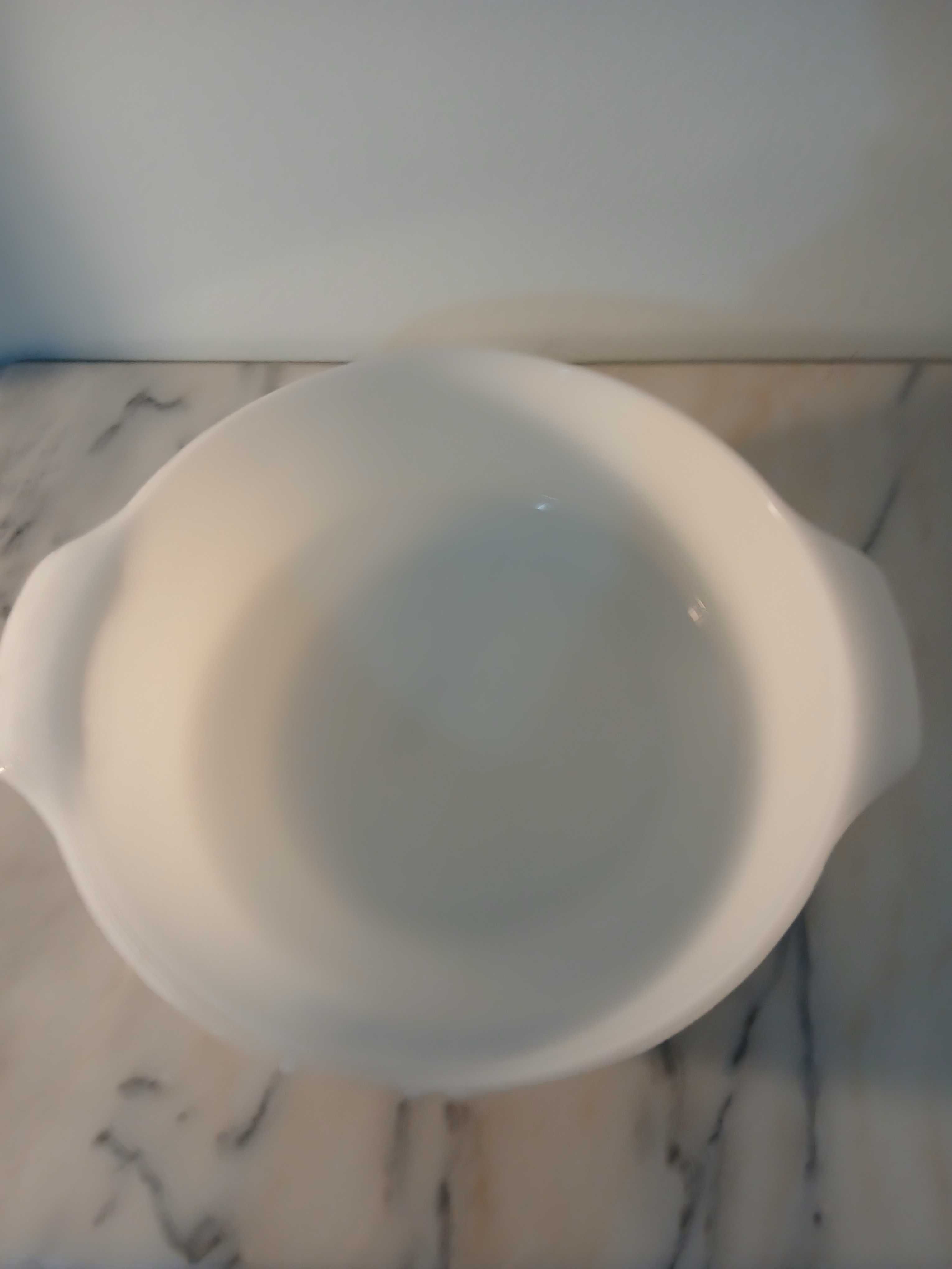 Taça Cassarola Vintage Anchor Hocking Fireking Milk Glass com flores