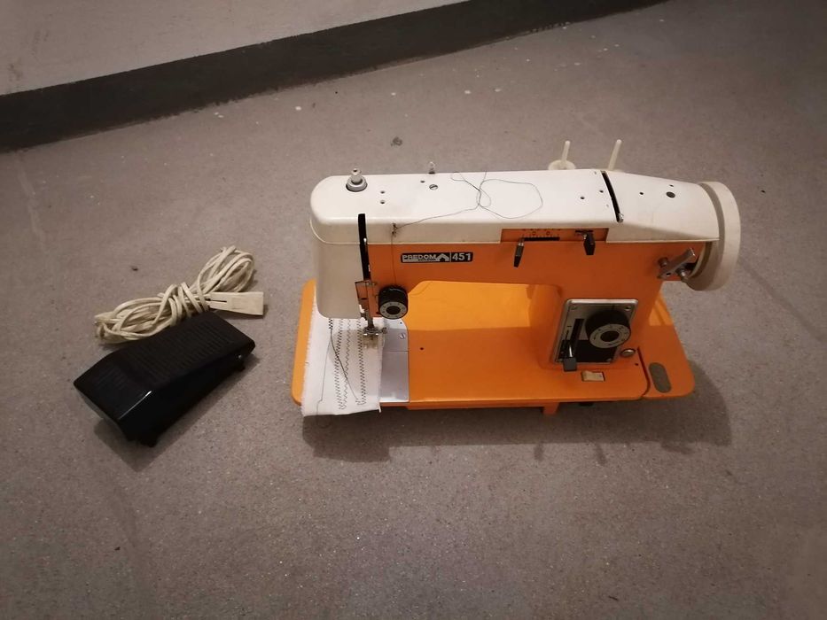 Maszyna do szycia ŁUCZNIK Predom 451