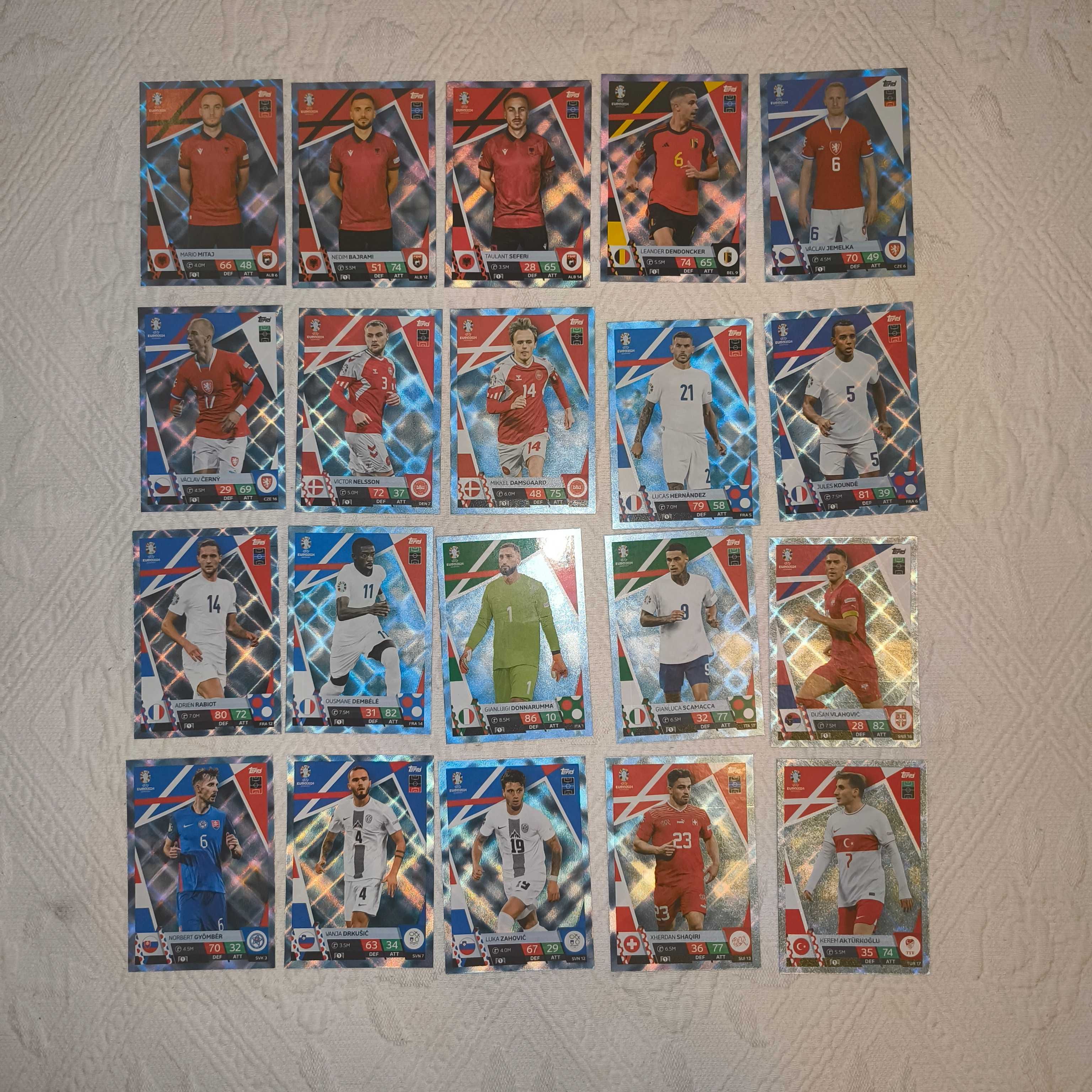 Cartas Paralelas Azuis Topps Euro 2024