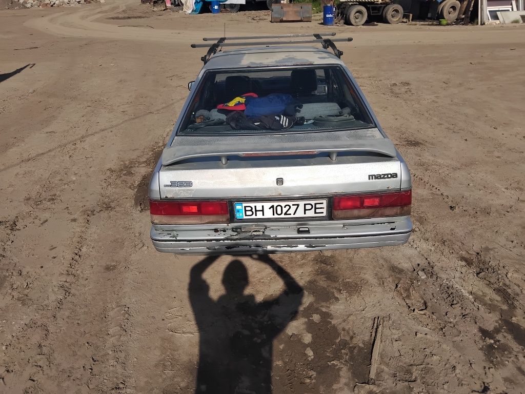 Продам мазду 323