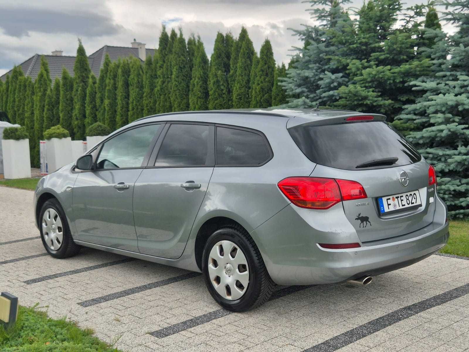 Opel Astra J 1.4 16V TB 140KM // Klima // 2012r. //