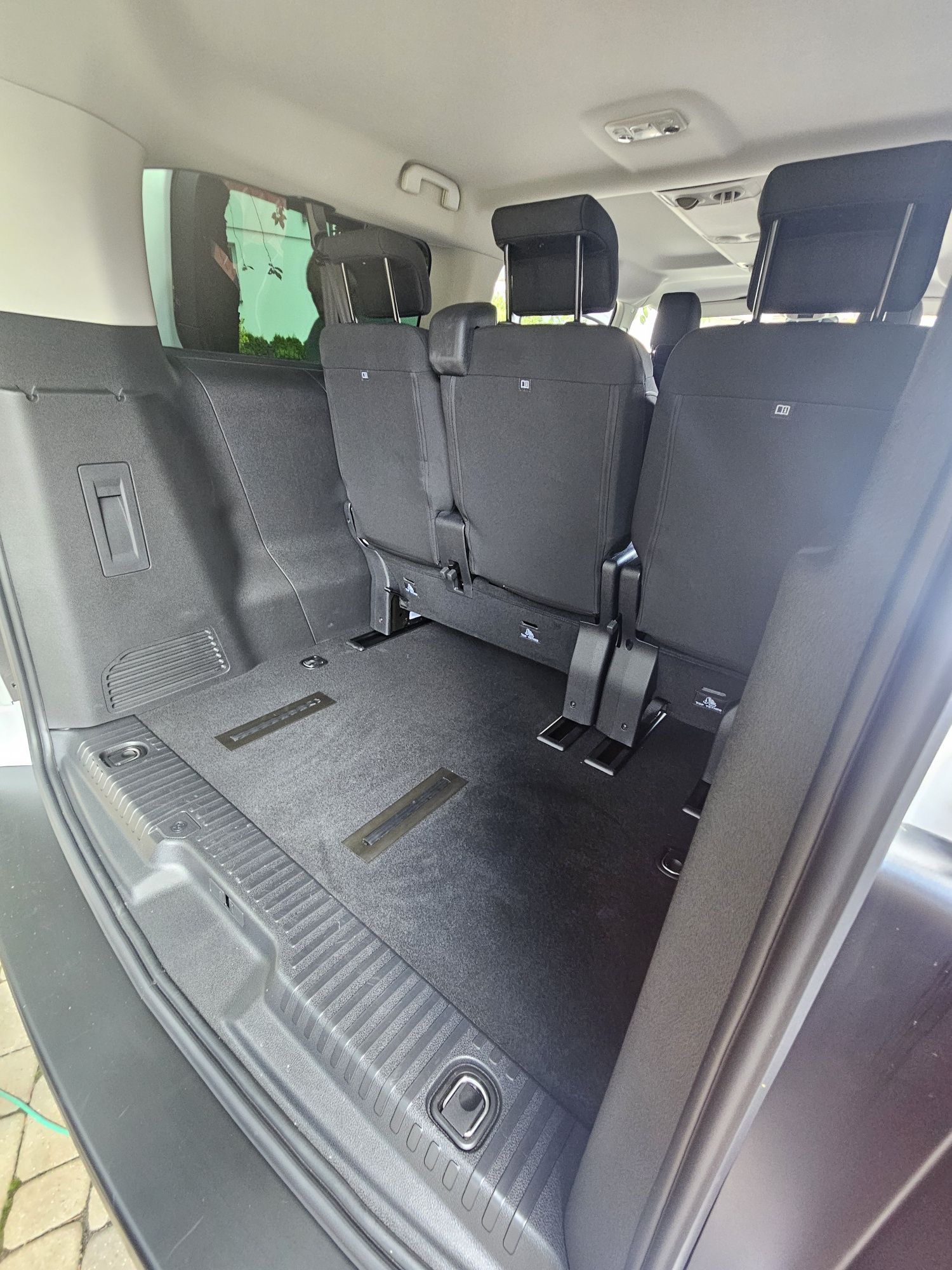 Bus na wynajem Citroen Spacetourer 2025