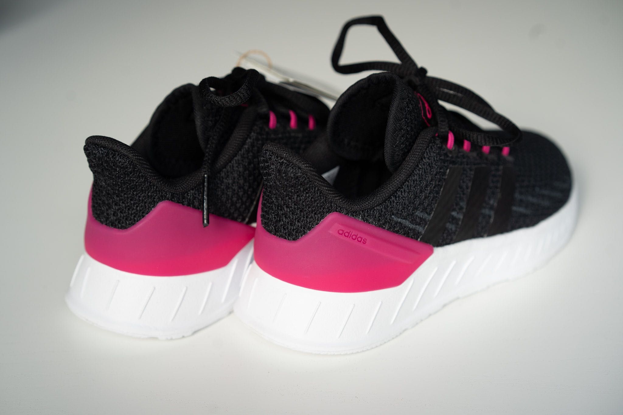 Buty dziecięce dziewczęce Adidas Questar Flow NXT r. 28 czarne