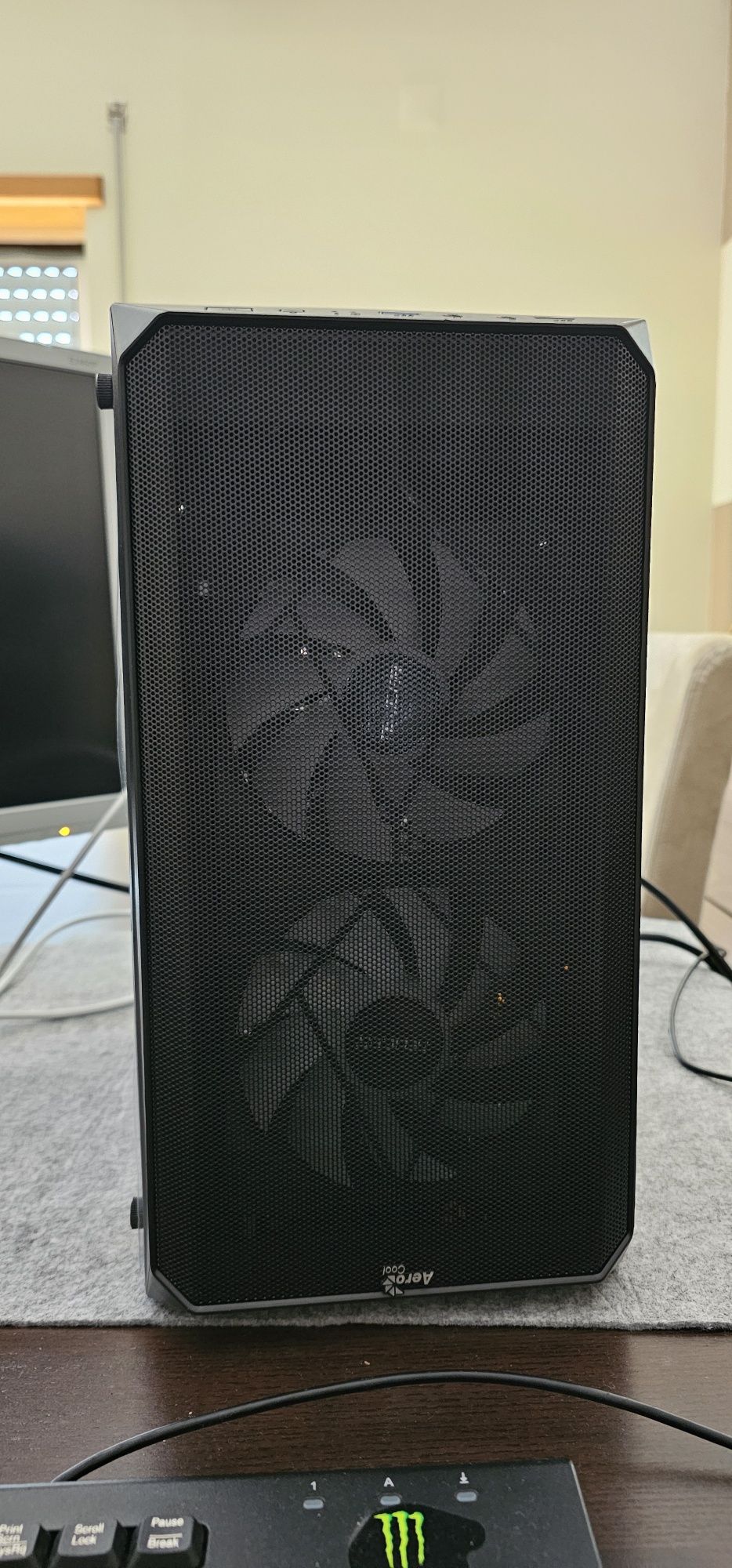Pc AMD r7 5700G, Nvidia 1660, 32gb ddr4 Como Nova