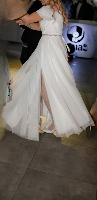 Biala suknia ślubna hiszpanka r.36