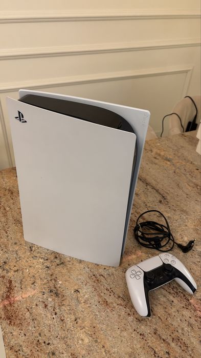 PlayStation 5 konsola PS5 CFI-1016A 825GB z napędem