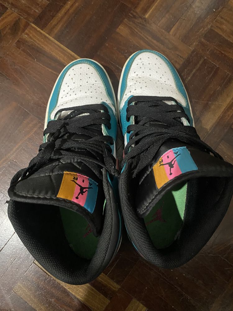 Air Jordan 1 Mid south beach