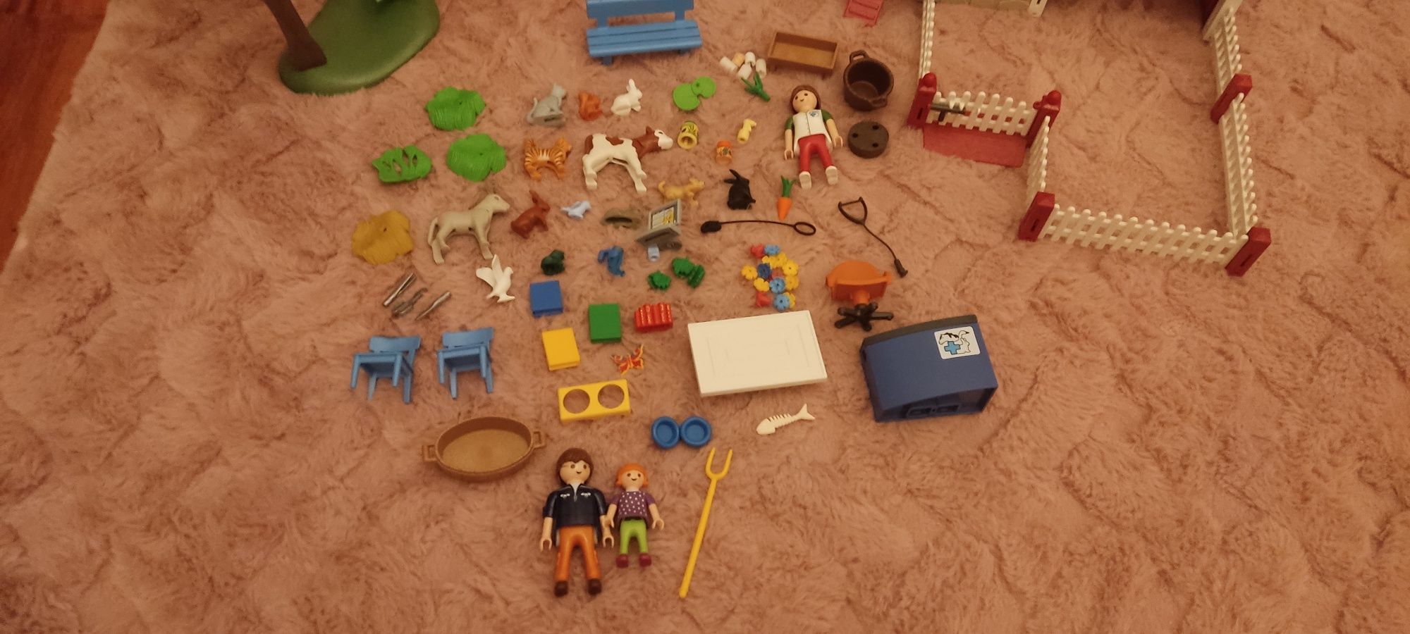 Playmobil gabinet weterynaryjny z wybiegiem