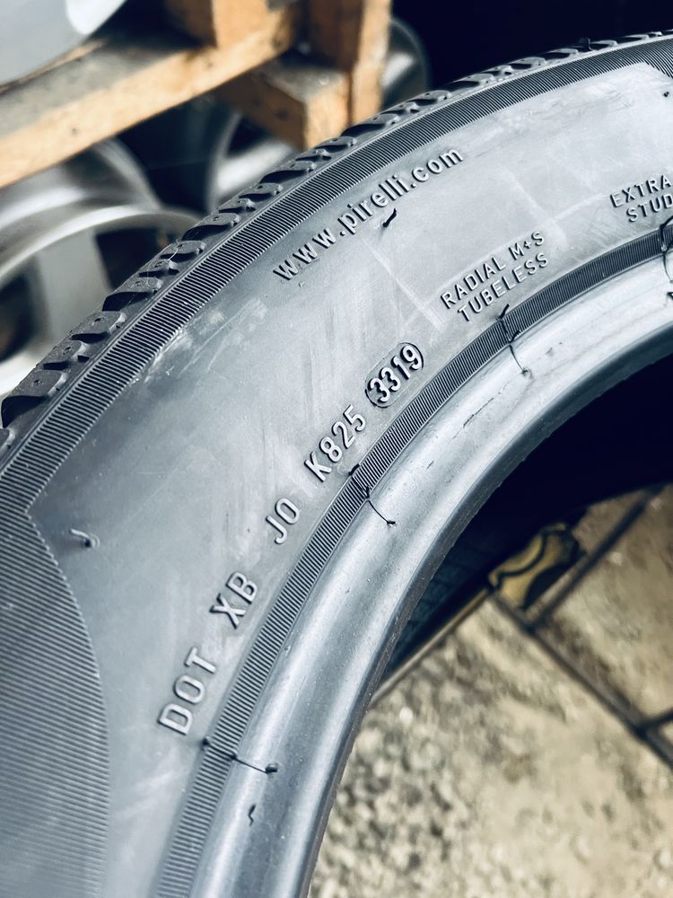 Шини Резина Зимові 19Рік 215 55 17 Pirelli Sottozero 4шт