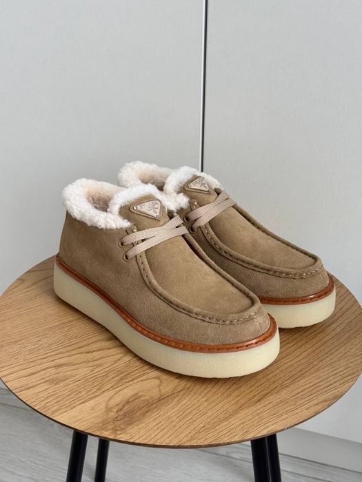 Нове взуття Prada на утепленні
