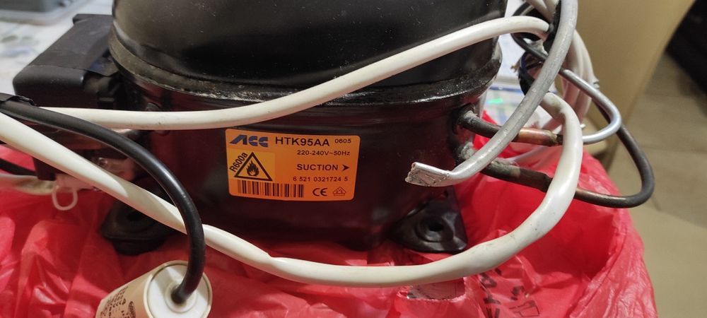 Запчастини до холодильника ARISTON