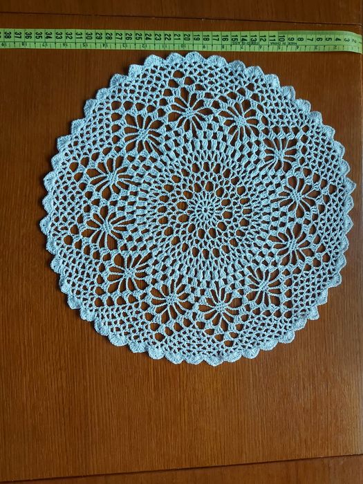 Serwetka ręcznie robiona na szydełku