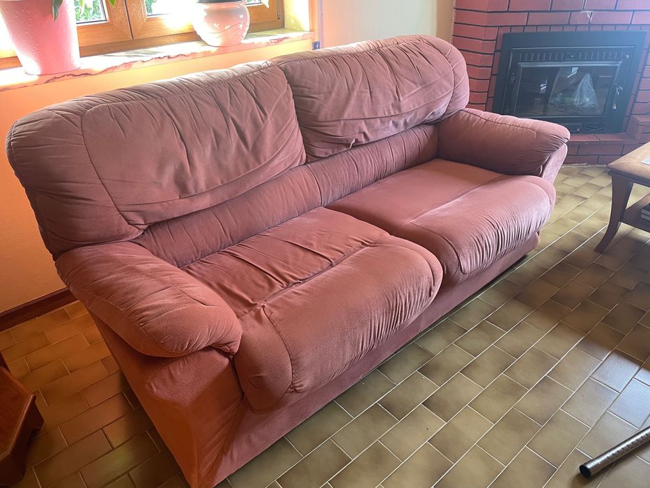 Sofá 3 lugares em bom estado