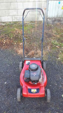 Kosiarka spalinowa z silnikiem Briggs Stratton