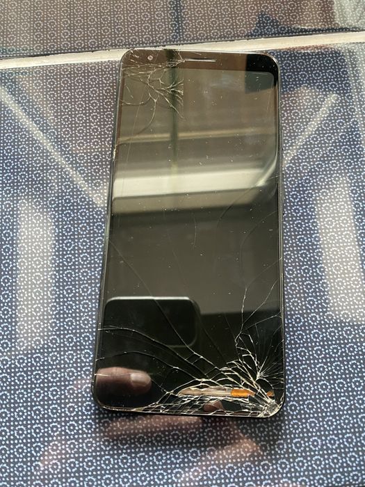 Смартфон на запчастини Google Pixel 3a xl g020b 4/64gb