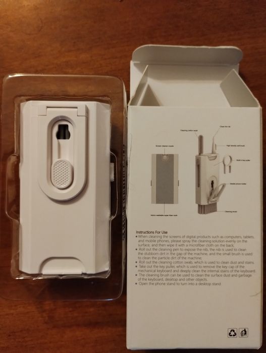 Набор для чистки гаджетов 8в1.